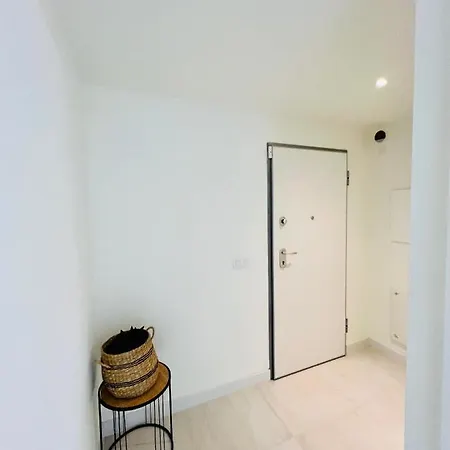Penthouse Moderne Et Cosy Pour Vos Accessible A Pied Depuis La Апартаменты *