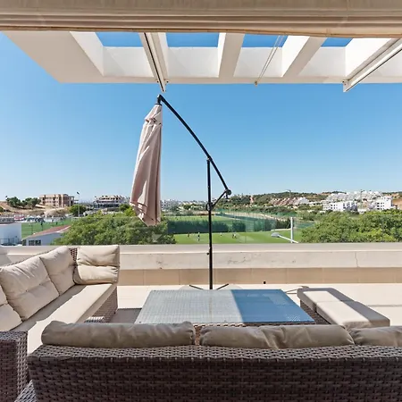 Penthouse Moderne Et Cosy Pour Vos Accessible A Pied Depuis La 아파트 에스테포나