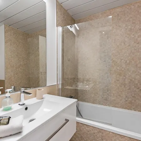 Appartamento Penthouse Moderne Et Cosy Pour Vos Accessible A Pied Depuis La *