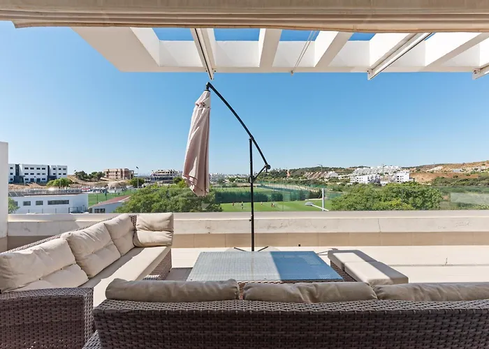 Penthouse Moderne Et Cosy Pour Vos Accessible A Pied Depuis La 아파트 에스테포나