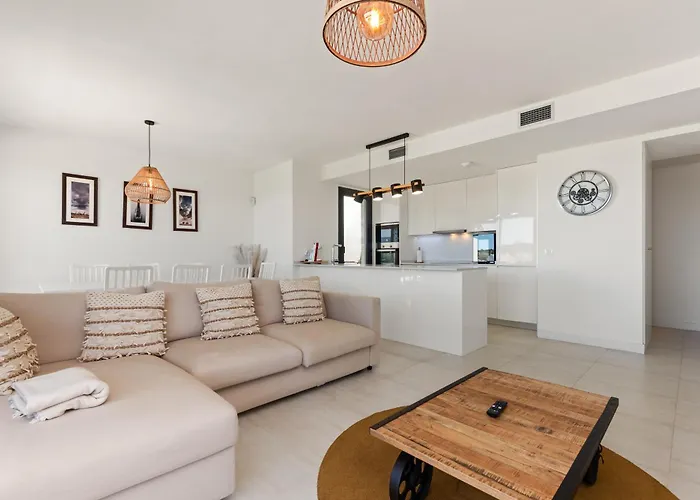 Penthouse Moderne Et Cosy Pour Vos Accessible A Pied Depuis La *