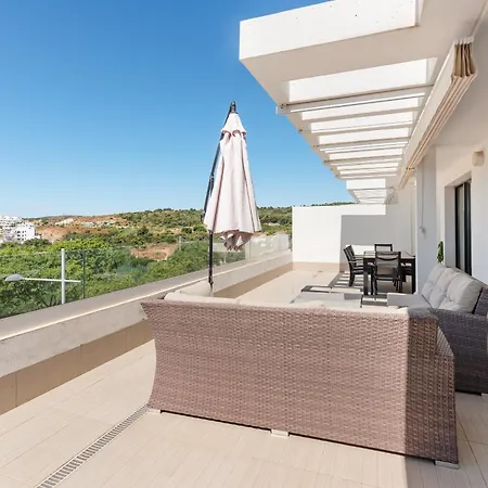 Penthouse Moderne Et Cosy Pour Vos Accessible A Pied Depuis La Апартаменти Естепона