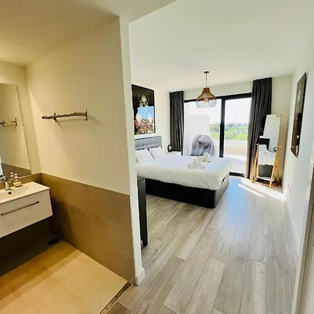 Penthouse Moderne Et Cosy Pour Vos Accessible A Pied Depuis La Apartament